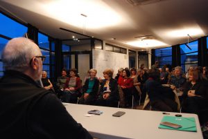 Concentration de Georges Charles avant la conférence sur la diététique et Qi Gong à la MJC Pichon 3 mars 2017.